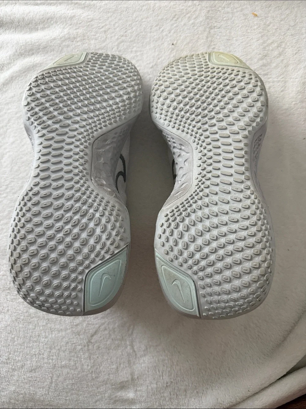 Nike ZoomX Invincible Run Flyknit White Pink Gray Men's Running Shoes Breathable